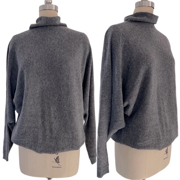 Saks Fifth Avenue Sweaters - SOLD Saks Fifth Avenue 100% Cashmere Gray batwing sleeve turtleneck sweater L